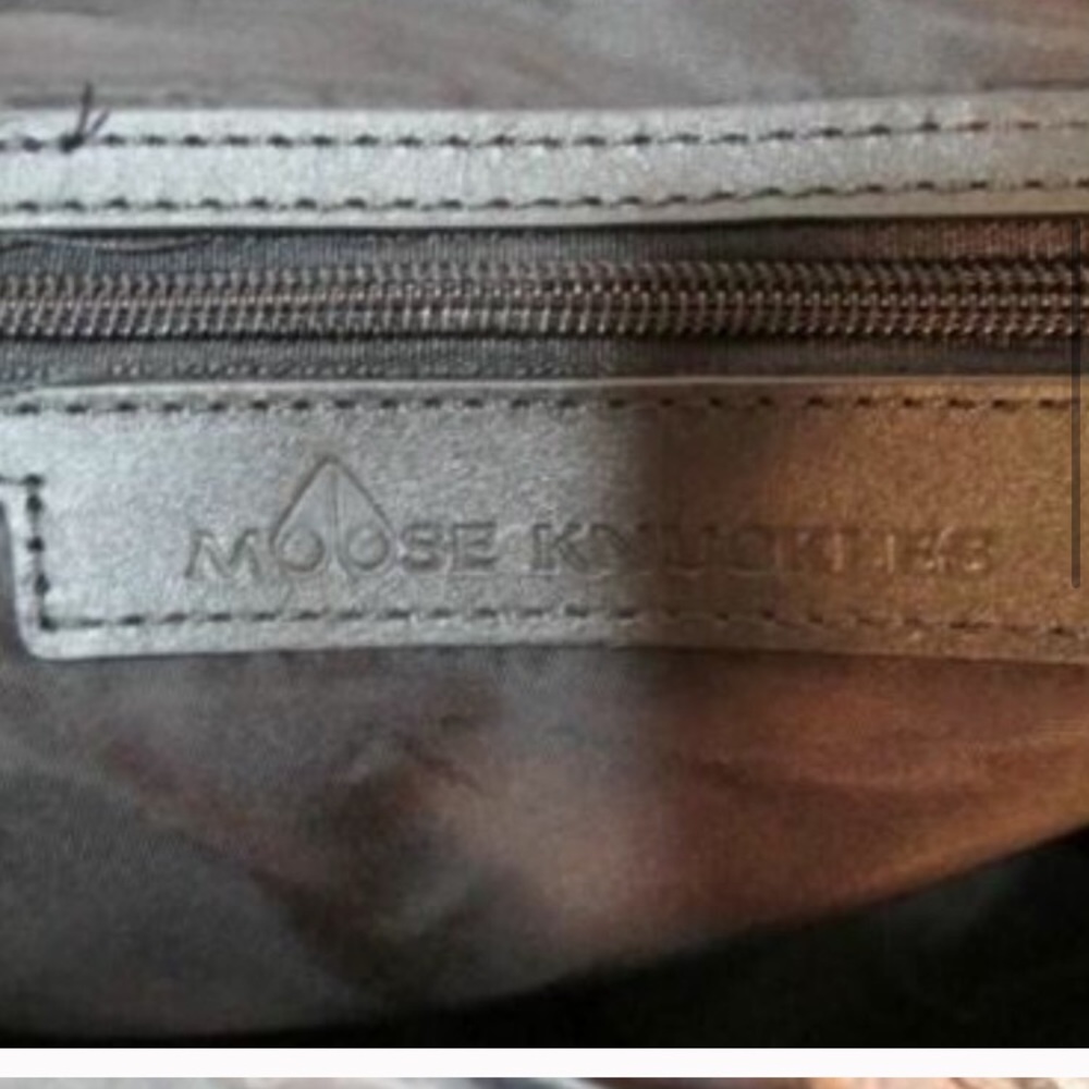 Mooseknuckles duffle bag - Picture 3 of 5